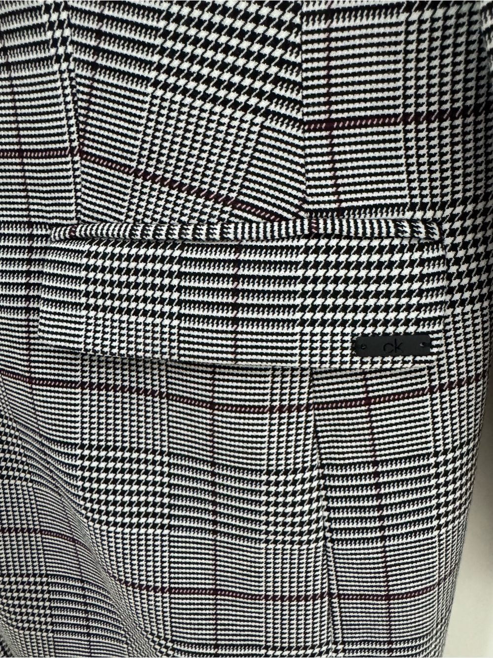 Calvin Klein Gray Plaid Trench Coat with Subtle Red Windowpane - Picture 4 of 6